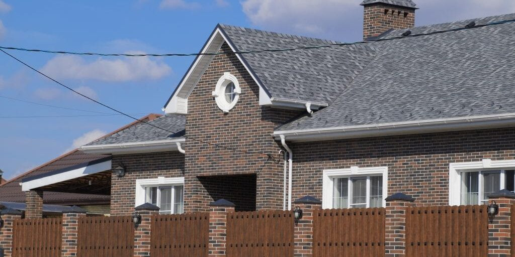 What-Makes-Asphalt-Shingles-A-Top-Option-1024x683-panorama-a54dcab8a86900e85ec88c6f7cb0e558-