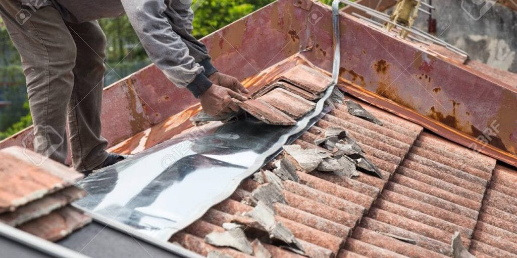 Why-DIY-Roof-Repair-Is-Never-Advisable--1024x682-panorama-4c9a43b4d07e8abd18b67cb4a9b1ba00-